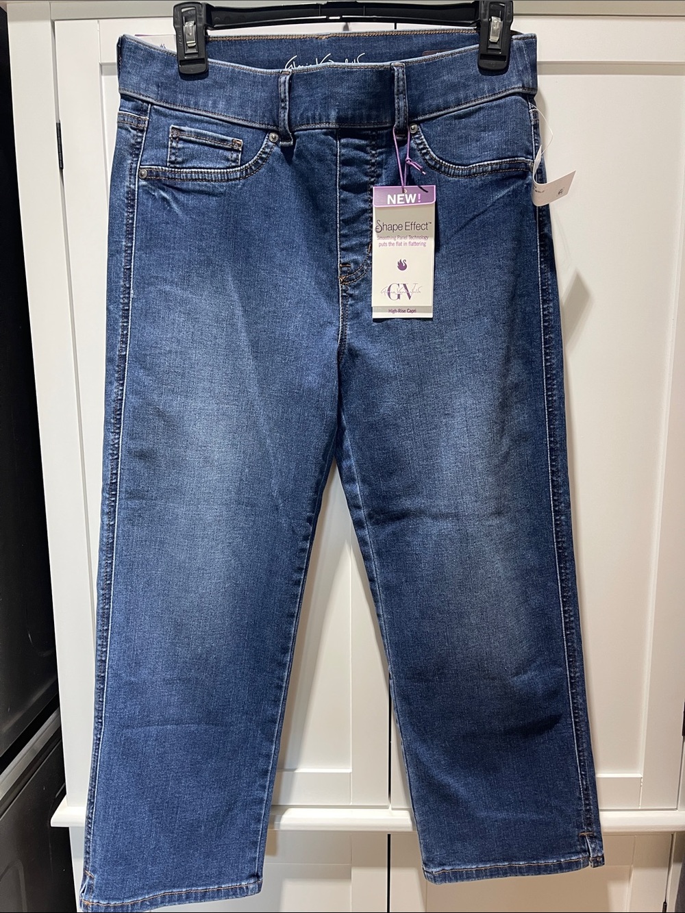 Gloria Vanderbilt woman’s Dark Blue Straight Jean capris